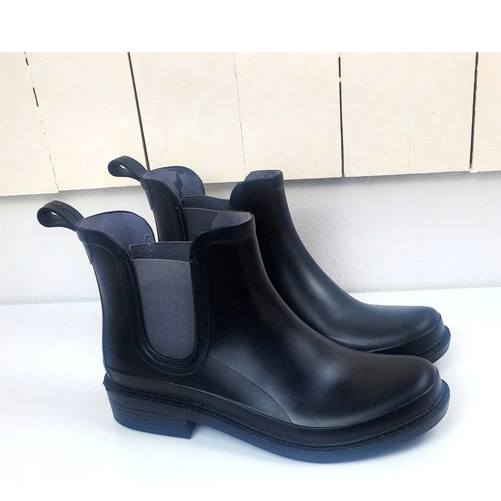 Black Rubber Chelsea Rain Boots Ankle Waterproof Matte Pull On Lug Sole Size 8